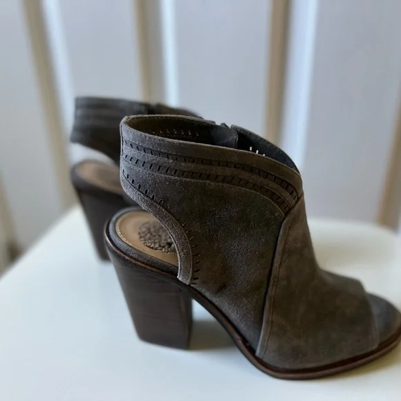 Vince Camuto Open-toe Heels - Picture 2 of 6